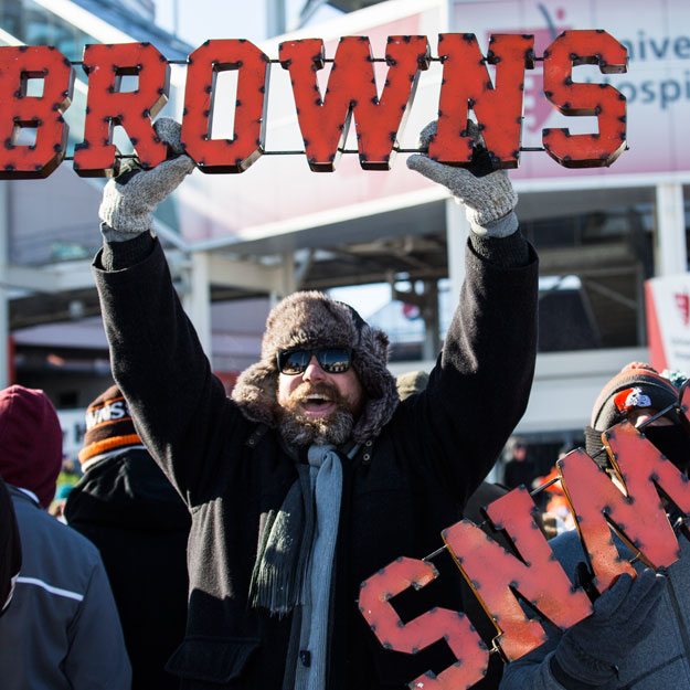 Cleveland Browns Fans Celebrating 0-16 Season with Parade